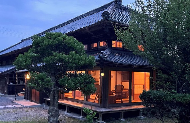 Kagetsu-an (Moon Flower Guest House) 170 years old traditional guest house. n