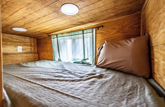 Love nest in the woods: cozy tiny house getaway