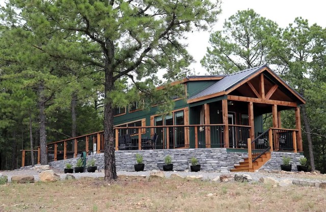 New Tiny Home! Expansive Deck with Lake & Mtn Views!