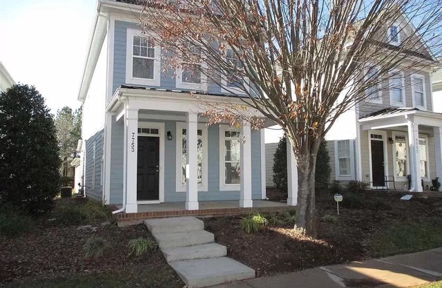 Charming 3-bedroom house centrally located between Raleigh and Durham
