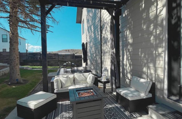 4 Bdrm Townhouse North Livingston