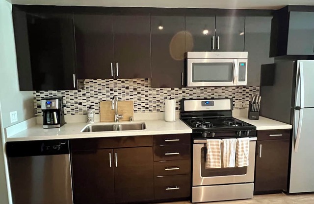 Irvine Modern 2 Bedroom 2 Bath near SNA airport Newport