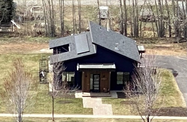 Charming 3-bedroom ranch-style house in beautiful Hailey with AC, WiFi