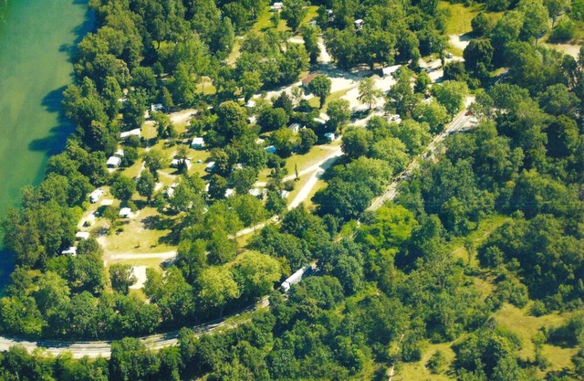 Mobile home in CAMPING AIN L'ESCAPADE (01160)