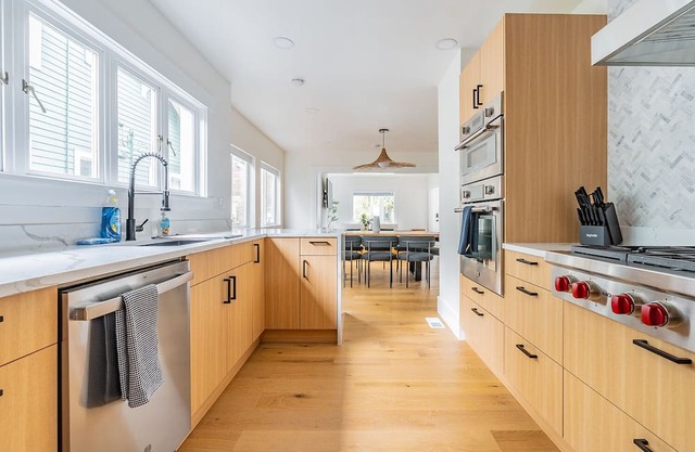 Lovely Queen Anne Charmer 7B/4B 30day Corp Rental