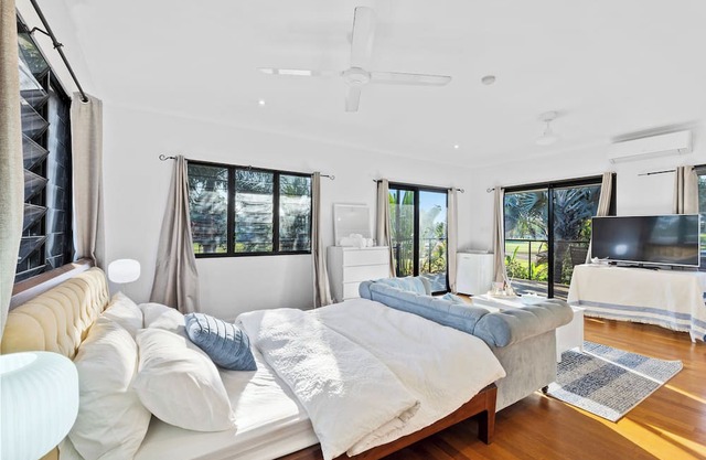 Tropical Suite Private kitchen, view of golf court