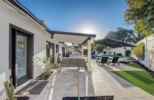Fun & cozy N. Scottsdale with a Stunning Backyard Oasis