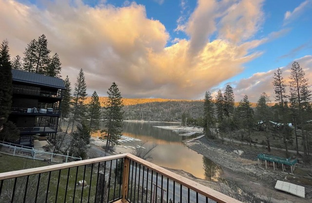 Lake and dock access cabin… 3 bed/2 bath with bonus room…sleeps 12