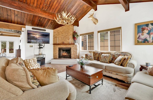 Antelope Views Big Bear~Pool Table~Relaxing Retreat