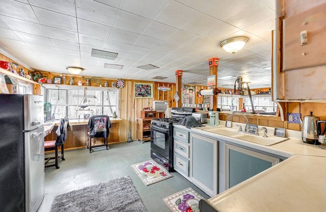 Rural Oden Retreat on 14 Acres w/ Fire Pit!