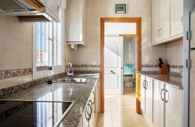 Wonderful private villa for 10 people with pool, WIFI, TV, terrace, pets allowed and parking