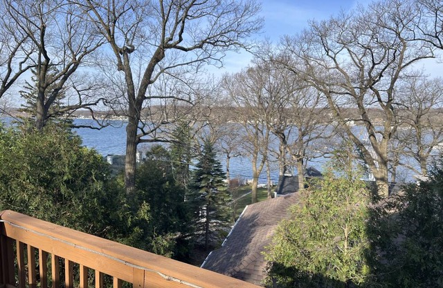 Steps to the lake with a beautiful view from the deck, 4 bedrooms.