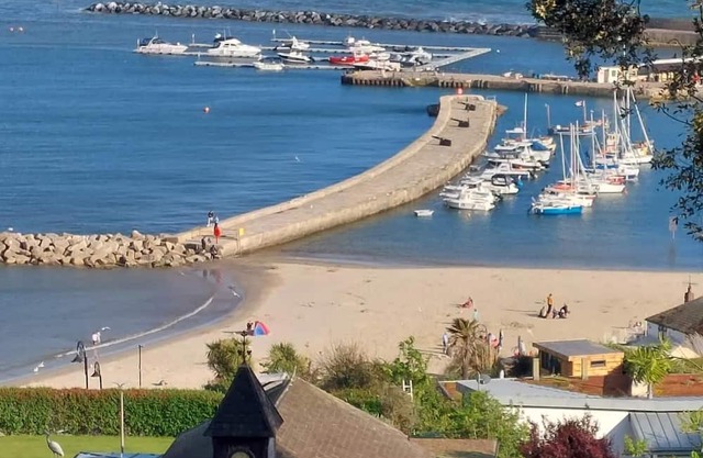 Serenity Holiday Let in South Chard