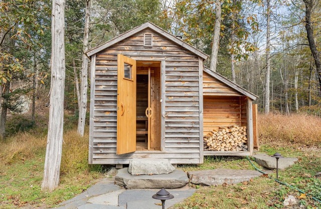 NEW: Riverfront Cottage w/ Hot Tub, Sauna & Pond