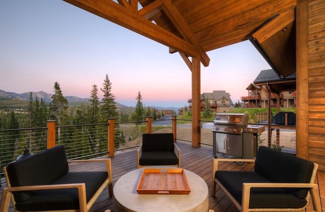 NEW! 83D Lodgeside (3-Bedroom Townhouse) with Mountain view by Moonlight Basin Lodging