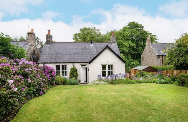 Pentland Cottage - sleeps 2 guests in 1 bedroom