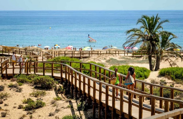 Rentafive - Primera Línea - Arenales - Casa Pilar