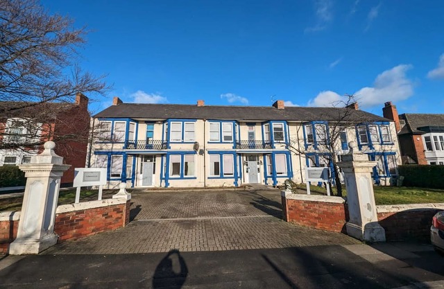 OYO Eastbourne Lodge