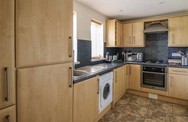 PENALLY, family friendly, with open fire in Llangrannog