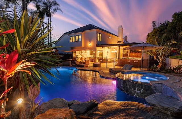 NEW - Stunning Private Oasis - Pool, Spa, Outdoor Living, Family Friendly
