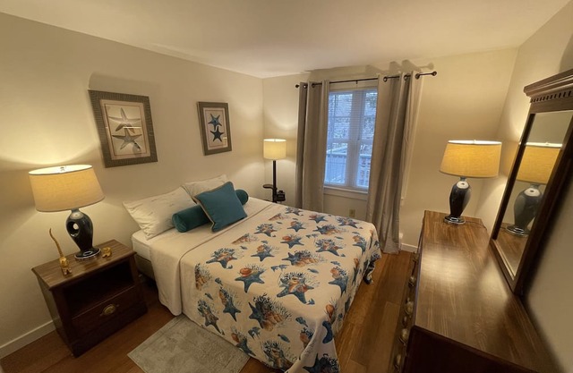 Adorable Newly Renovated Cape Cod Cozy Apartment.