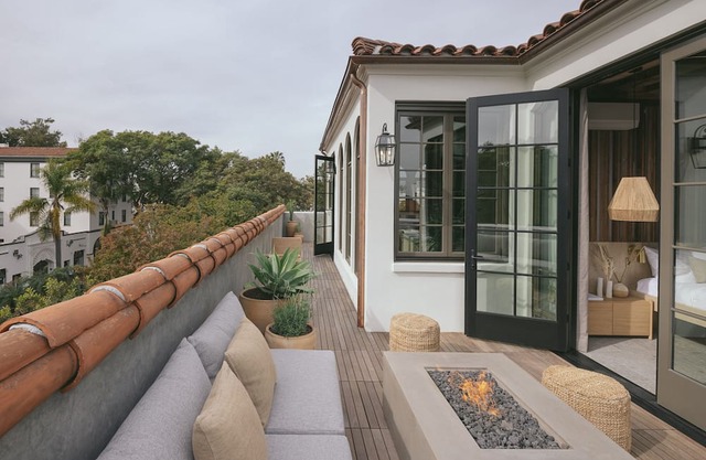 Penthouse with Lounge, Private Balcony, Fire Pits