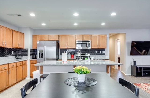 Lake Elsinore Home w/Fenced-In Yard & Fire Pit!