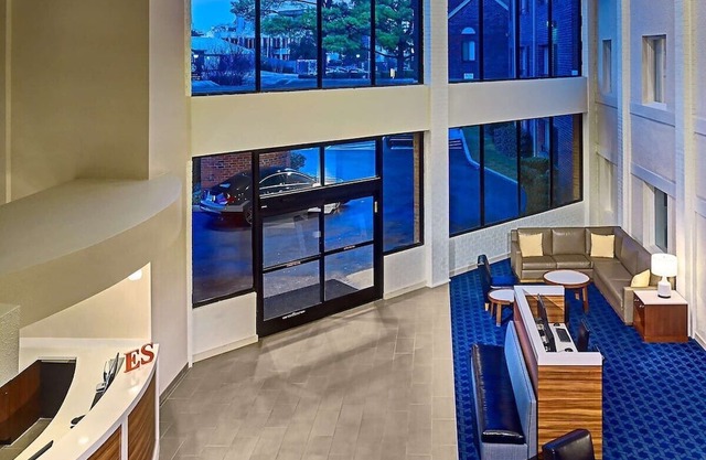 2 Spacious Units! w/ Kitchen, Parking, Pets Allowed, Close to Memphis Zoo!