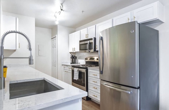 Modern Apartment in Prime Location (ID9129X87)