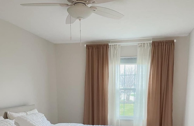 Cozy Townhouse by Cle-Hopkins Airport Cleveland