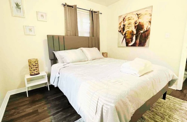 Cozy house- Step from OK's Zoo-