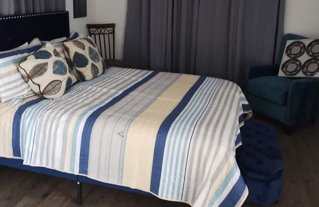 Fully furnished home with full kitchen, including Wi-Fi, 50" color TV