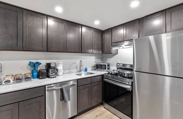 Heart of Towson|Pool|King|Parking|600Mbps|Gym