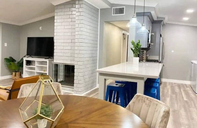 Charming 4BD2BR Haven in Anaheim-V