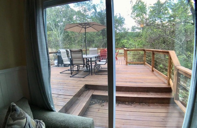 Farm House at Wisteria Lane, Private, Sleeps 8,