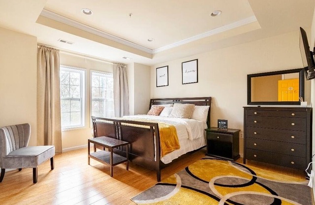 Luxurious & Cozy Room in Washington DC. Nice and quiet.