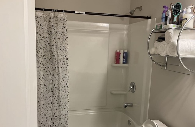 Magical Cozy 2 Bedroom in Buford