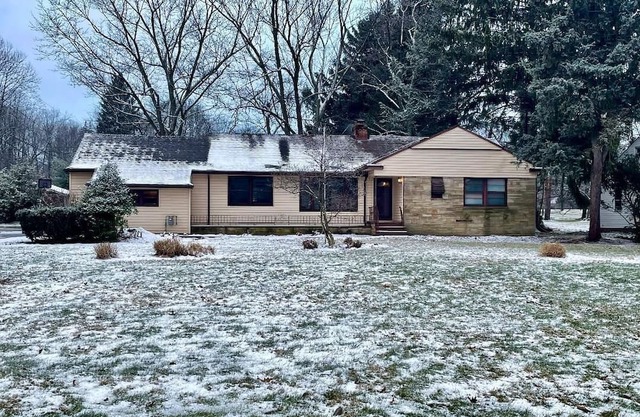 Beautifully Renovated Ranch minutes from everything located in Mayfield Heights