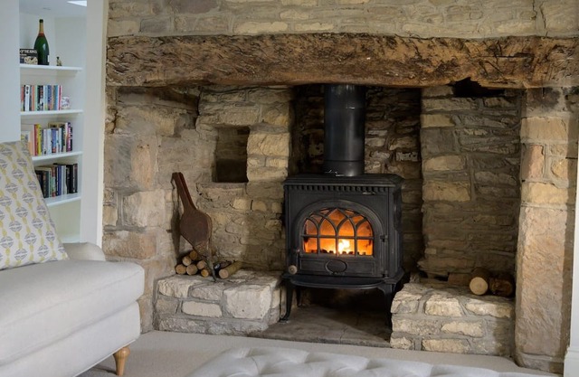 Grade II Listed Cottage, Tranquil Garden w/ Stream