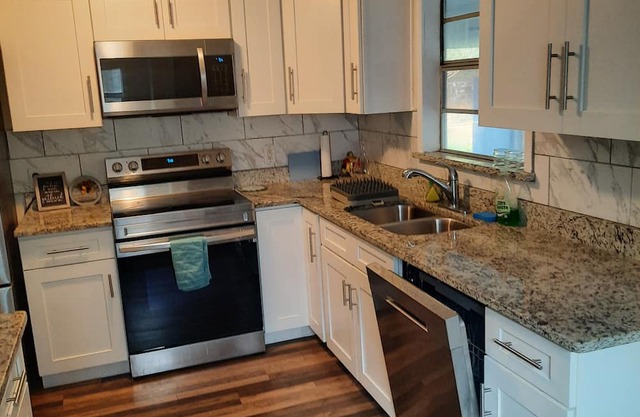 Entire house 4 bedrooms near beach.