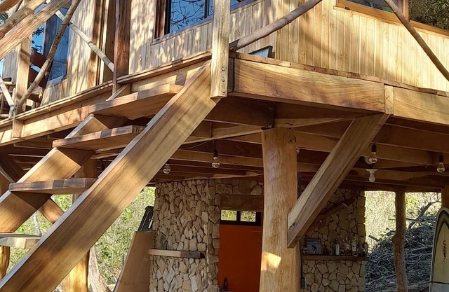 Rustic Costa Rica experience. wooden house in the trees.