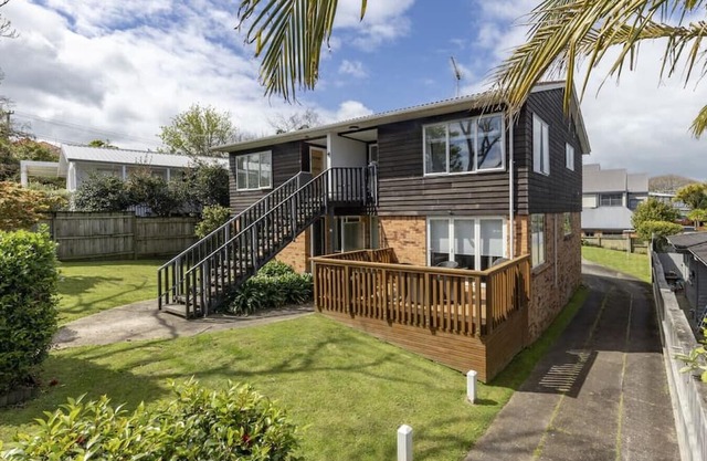 St Heliers Gem: Beach and Scenic Routes Nearby