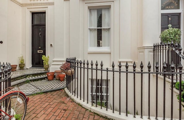 4 bedroom accommodation in Hove