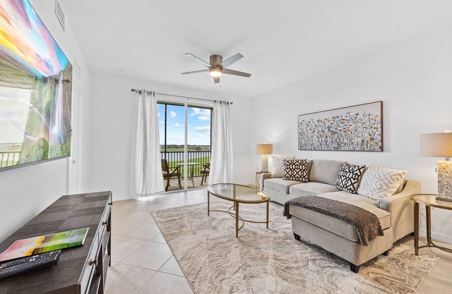 Golfer's Paradise: Fairway View Retreat