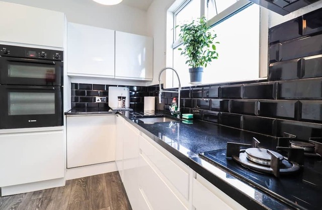 Exquisite Spacious 7BR Residence in Prime London