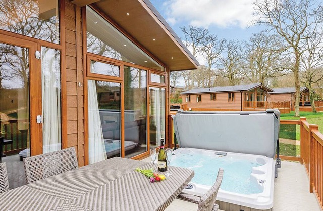 3 bedroom accommodation in Holton Heath