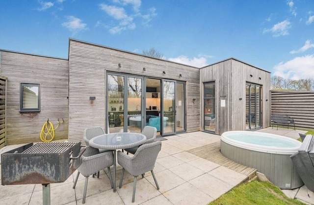 Woodland View Retreat (Pet)