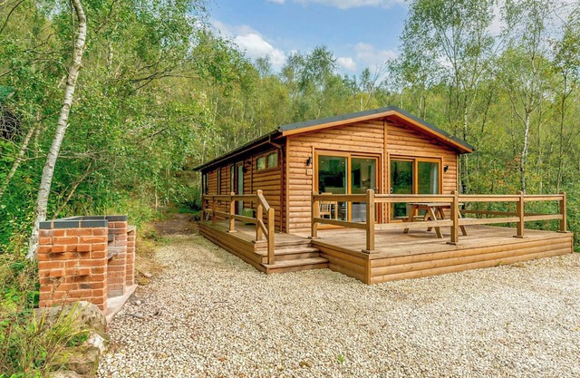 2 bedroom accommodation in Freehay, Cheadle