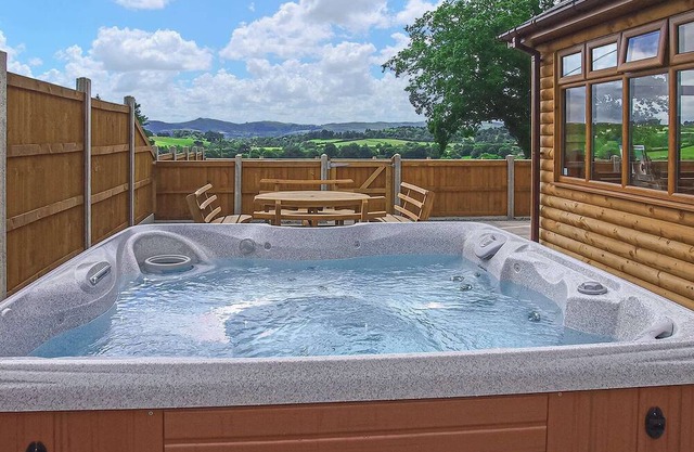 Spacious lodge with one double and one twin.
