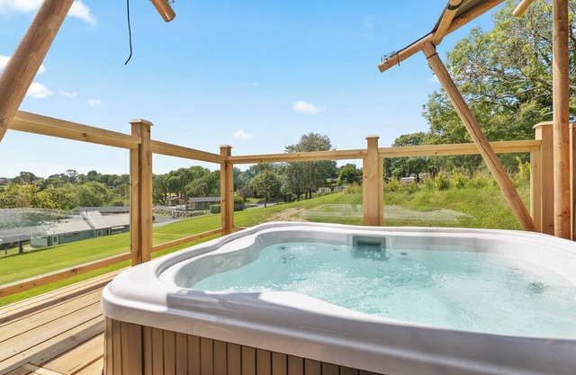 2 bedroom accommodation in Narberth